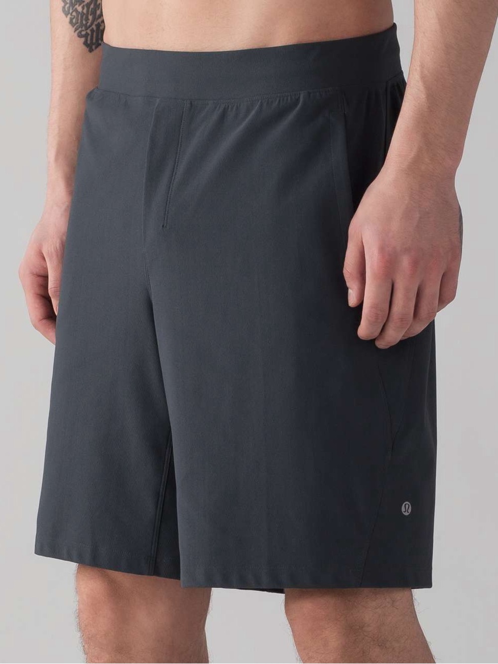 Lululemon Men’s Twill Chill Short in Darkside Size L
